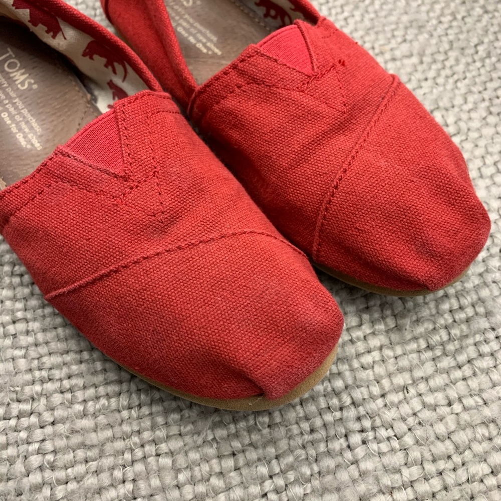Toms - Picture 5 of 8